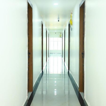 Sri Raghavendra Grand Hotel Turkapally Bagian luar foto