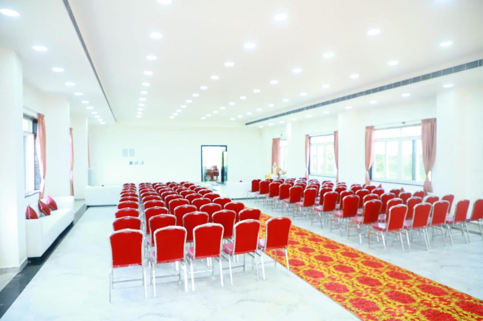 Sri Raghavendra Grand Hotel Turkapally Bagian luar foto