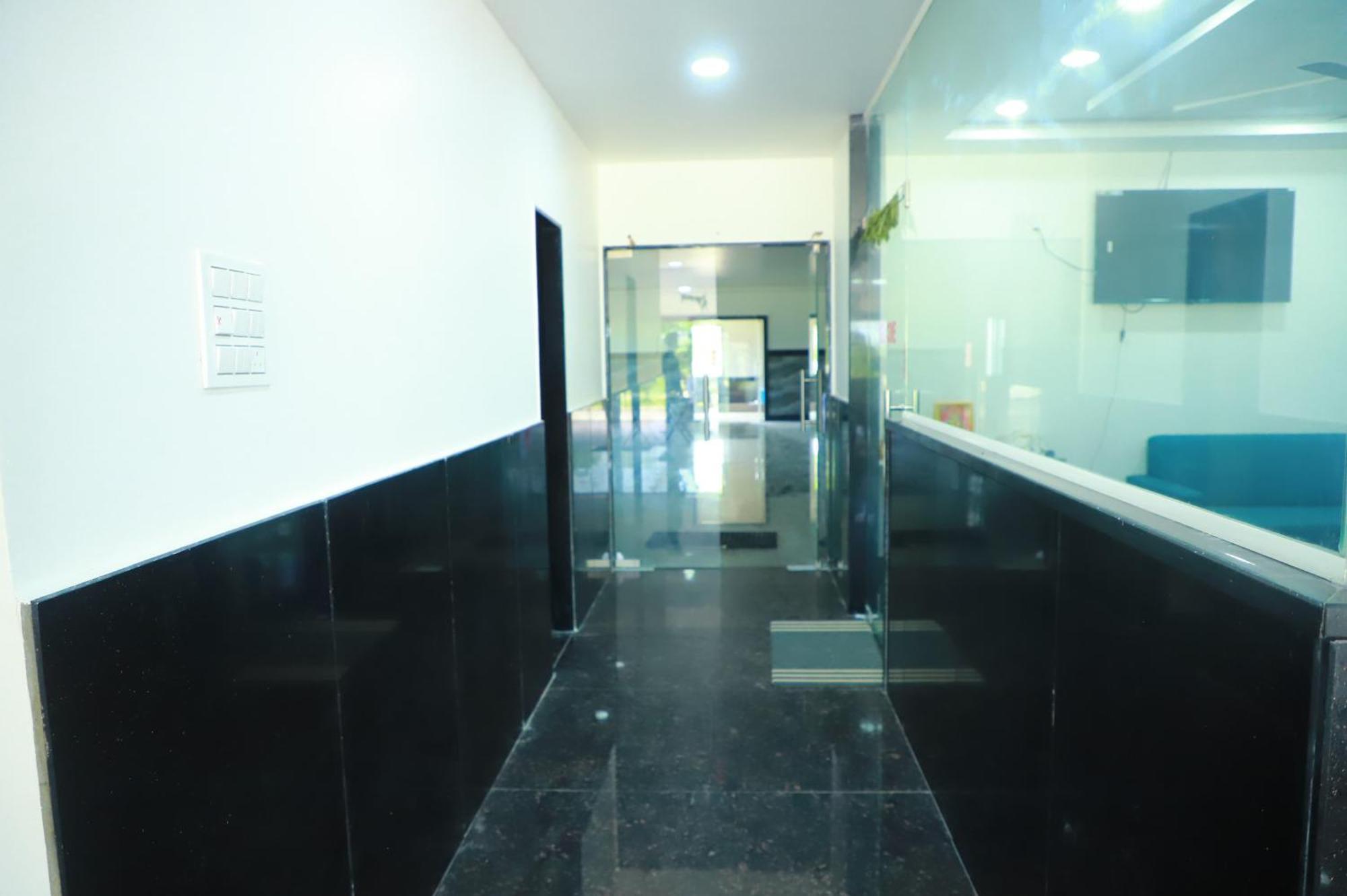 Sri Raghavendra Grand Hotel Turkapally Bagian luar foto